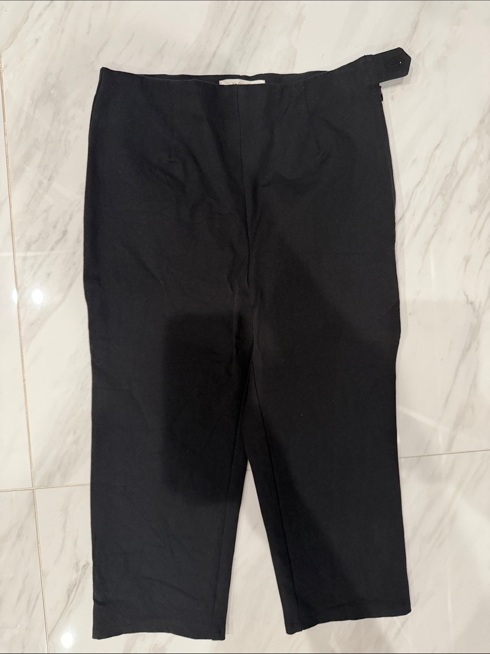 Doen Black Women’s Capris